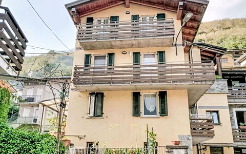 Fontanella Mountain Home: Wohngebiet, \Stadt, Haus, Zuhause, Balkon, Bergdorf