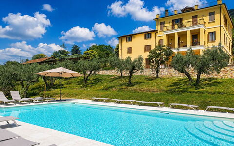 Villa Santa Chiara: Schwimmbad, Estate, Villa, Eco Hotel, Resort, Gartenmöbel, Bauernhaus, Hazienda, Landscaping, Hotel