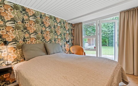 Ry 601: Holz, Interior Design, Flooring, Fussboden, Schlafzimmer, Möbel, Decke, Bett, Bettdecke, Zimmer