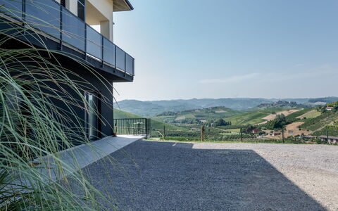 Serracapelli: Himmel, Hügel, Steigung, Grat, Balkon, Geländer, Walkway, Zaun