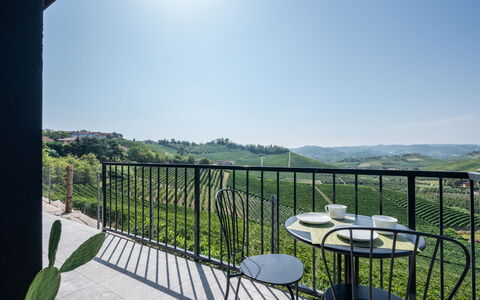 Serracapelli: Zaun, Balkon, Gartenmöbel, Stuhl, Geländer