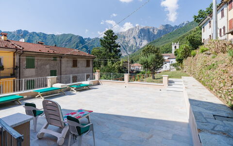 Dimora Polle di Malbacco: Bergforms, Berg, Hügel, Gebirge, Gartenmöbel, Bergstation, Senke, Grat, Alpen, Balkon