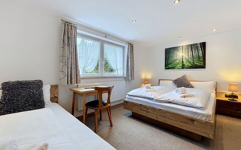 Susi: Bett, Wand, Schlafzimmer, Holz, Interior Design, Möbel, Bettdecke, Bedding, Zuhause, Bettrahmen