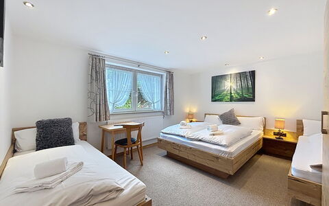 Susi: Holz, Zuhause, Schlafzimmer, Bett, Wohnung, Bedding, Bettrahmen, Bettdecke, Hotel, Suite