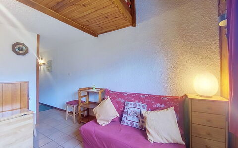 Les Grandes Aiguilles: Flooring, Fussboden, Interior Design, Holz, Möbel, Decke, Zimmer, Schlafzimmer, Wohnung, Bett