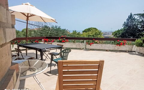 La Terrazza di Colle Marino: Gartenmöbel, Möbel, Tisch Im Freien, Schatten, Blumentopf, Flagstone, Garten, Stuhl, Landscaping, Zimmerpflanze
