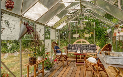 Løgstør 648: Blumentopf, Garten, Zimmerpflanze, Gartenbauten, Outdoor Struktur, Stuhl, Eco Hotel, Natürliches Material, Hinterhof