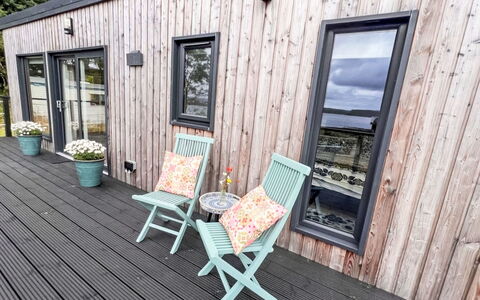 Tiny Mara: Holz, Holzboden, Hartholz, Deck, Planke, Flooring, Fussboden, Holzbeize, Verbundwerkstoff, Abstellgleis