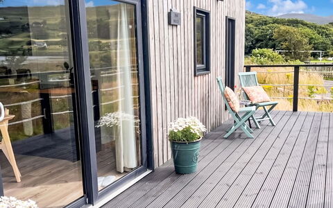 Tiny Mara: Holz, Holzboden, Hartholz, Flooring, Deck, Planke, Fussboden, Holzbeize, Promenade, Balkon