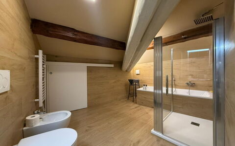 Il Pittore: Flooring, Interior Design, Decke, Fussboden, Armatur, Badezimmer, Zimmer, Installation, Light Fixture, Fliese