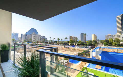 Arenal Beach: Daytime, Gebäude, Wolkenkratzer, Stadtgebiet, Stadt, Metropolitan Area, Wohnung, Eigentumswohnung, Wohngebiet