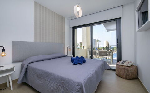 Arenal Beach: Möbel, Interior Design, Fussboden, Flooring, Wohnung, Schlafzimmer, Zuhause, Bett, Stuhl, Zimmer