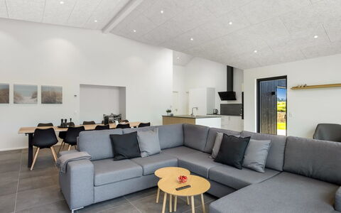 Kamile - 500M from the Sea: Interior Design, Flooring, Decke, Fussboden, Holz, Möbel, Beleuchtung, Wohnzimmer, Couch, Zimmer