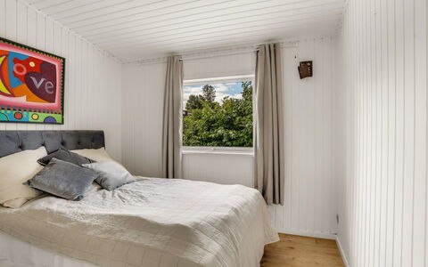 Ulli - 350M from the Sea: Bett, Schlafzimmer, Interior Design, Flooring, Bettdecke, Holz, Bedding, Fussboden, Möbel, Decke
