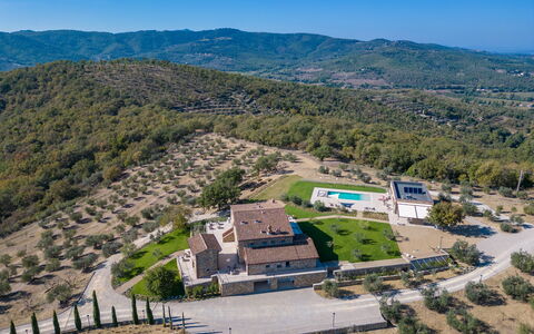 La Calcinaia Country House, Bucine: Landschaft, Estate, Luftaufnahmen, Dorf, Bauernhaus, Vogelperspektive, Villa, Schwimmbad, Hazienda, Villa
