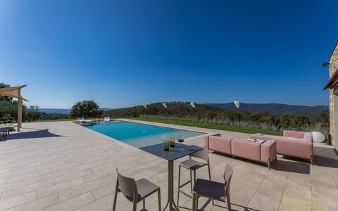 La Calcinaia Country House, Bucine: Verbundwerkstoff, Gartenmöbel, Flagstone, Beton, Schwimmbad, Landscaping, Schatten, Fliese, Design, Hof