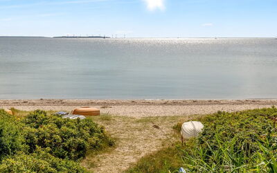 Elenora - 300M from the Sea