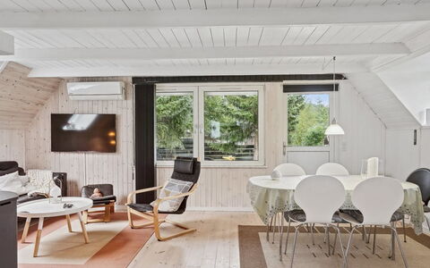 Ilsebeth - from the Sea: Flooring, Interior Design, Holz, Decke, Fussboden, Holzboden, Möbel, Light Fixture, Zuhause, Wohnzimmer