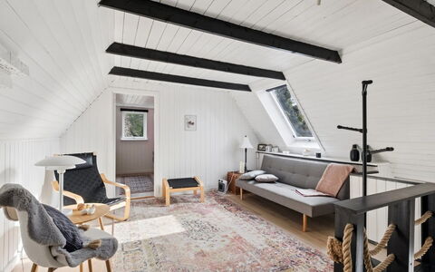 Ilsebeth - from the Sea: Flooring, Interior Design, Wand, Fussboden, Möbel, Holz, Decke, Holzboden, Zuhause, Beleuchtung