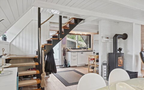Ilsebeth - from the Sea: Flooring, Holz, Fussboden, Interior Design, Holzboden, Decke, Möbel, Zuhause, Treppe, Hartholz