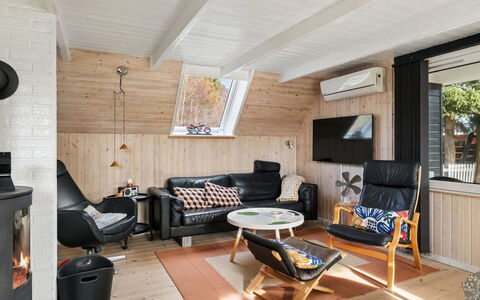 Ilsebeth - from the Sea: Holz, Möbel, Interior Design, Flooring, Wohnzimmer, Decke, Zuhause, Zimmer, Fussboden, Couch
