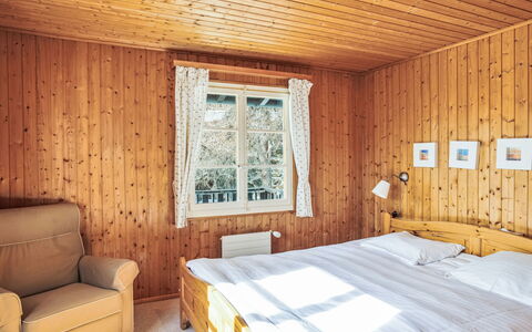 Les Marmottes: Schlafzimmer, Bett, Wand, Holz, Interior Design, Möbel, Bettdecke, Fussboden, Bedding, Flooring
