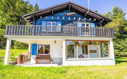Les Marmottes: Gebäude, Haus, Zuhause, Hütte, Veranda, Dach, Tür, Estate, Bauernhaus, Balkon