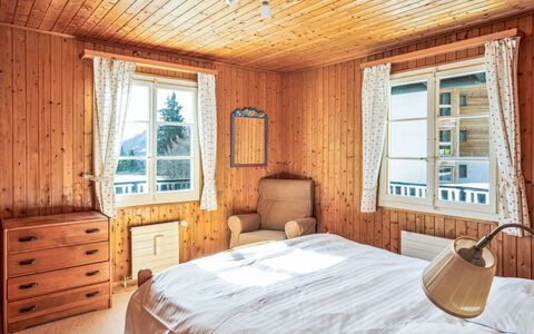 Les Marmottes: Holz, Möbel, Schlafzimmer, Interior Design, Zuhause, Haus, Bett, Fussboden, Bedding, Bettdecke