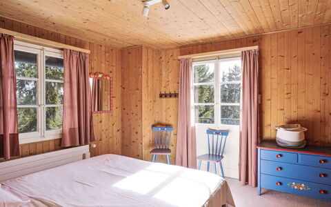 Les Marmottes: Schlafzimmer, Möbel, Holz, Bett, Interior Design, Flooring, Bettdecke, Bedding, Fussboden, Decke