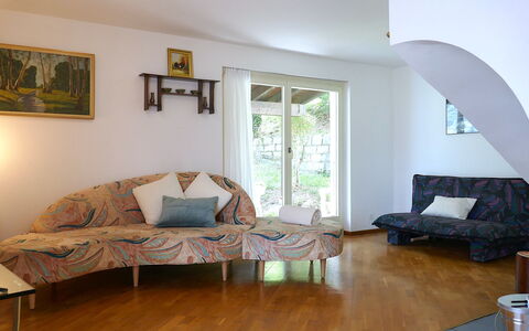 Casa Alenzino: Möbel, Interior Design, Wand, Flooring, Couch, Fussboden, Holz, Wohnzimmer, Holzboden, Zimmer
