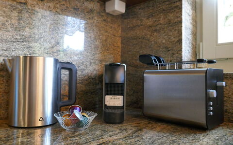 Casa Alenzino: Küchengerät, Kleingeräte, Elektronisches Gerät, Haushaltsgerät, Countertop, Küche, Servierware