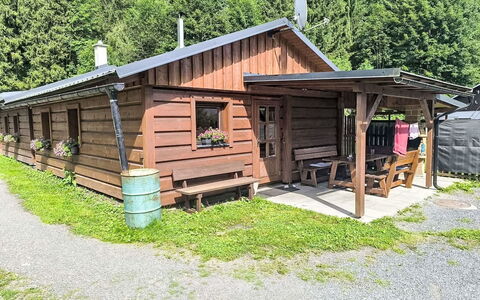 Velke Karlovice 300: Holz, Hütte, Dach, Ländliches Gebiet, Blockhaus, Gartenbauten, Schuppen, Abstellgleis, Garten, Hartholz
