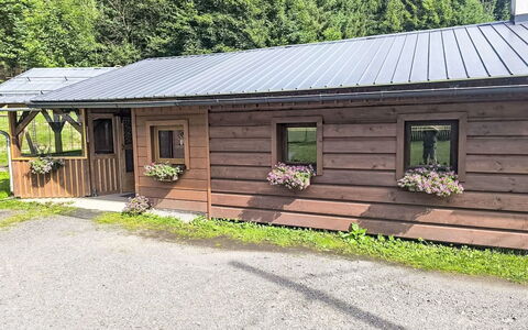 Velke Karlovice 300: Holz, Dach, Hütte, Haus, Zuhause, Abstellgleis, Ländliches Gebiet, Tür, Schuppen, Gartenbauten