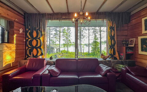 Kivalikkolampi: Möbel, Interior Design, Holz, Decke, Flooring, Couch, Fussboden, Zimmer, Beleuchtung, Wohnzimmer
