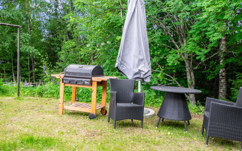 Heinävesi Homes D1: Möbel, Gartenmöbel, Stuhl, Tisch Im Freien, Garten, Hinterhof, Holzbeize, Schatten, Grill