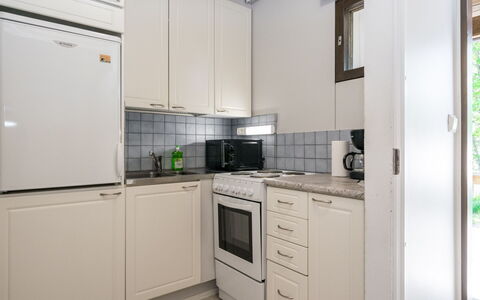 Heinävesi Homes D2: Küchengerät, Küche, Major Appliance, Countertop, Interior Design, Cabinetry, Holz, Flooring, Möbel, Sinken