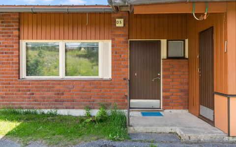 Heinävesi Homes D5: Tür, Wohngebiet, Zuhause, Abstellgleis, Auffahrt, Holzbeize, Garten, Backstein, Home Door