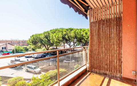 Il Nido: Holz, Balkon, Wohnung, Schatten, Holzbeize, Zaun, Geländer, Veranda, Eco Hotel