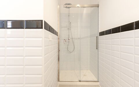 Suite Sinfonia Oro: Flooring, Fussboden, Interior Design, Fliese, Badezimmer, Installation, Armatur, Design