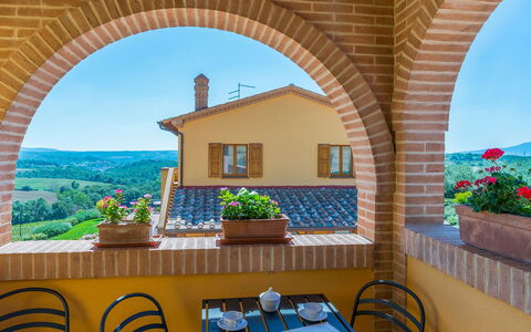 Poderina dei Poggi 12: Zuhause, Stuhl, Villa, Zimmerpflanze, Hazienda, Hotel, Balkon, Gartenmöbel