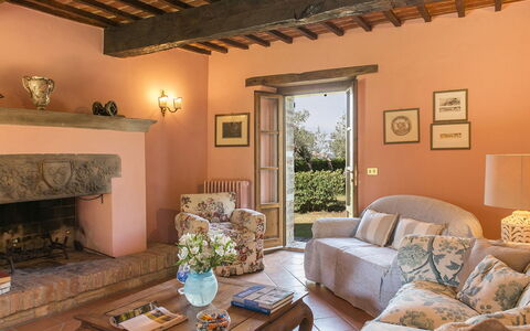 Casa Torrione 14: Möbel, Wand, Zuhause, Interior Design, Haus, Flooring, Tabelle, Stuhl, Zimmer, Wohnzimmer