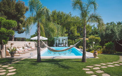 Villa Ferradina 4+2: Schwimmbad, Blau, Resort, Freizeit, Eco Hotel, Gartenmöbel, Schatten, Hazienda, Garten, Landscaping