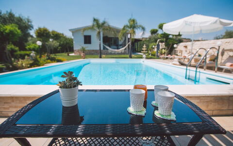 Villa Ferradina 4+2: Schwimmbad, Resort, Freizeit, Gartenmöbel, Eco Hotel, Estate, Urlaub, Hazienda, Villa, Regenschirm