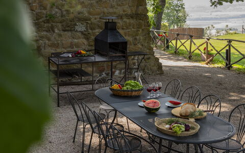 Torre di Paciano 10+2: Möbel, Gartenmöbel, Tabelle, Stuhl, Tisch Im Freien, Garten, Flagstone, Hinterhof, Schatten, Küche & Esszimmer Tisch