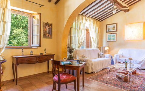 La Casa Dell'Artista 6: Möbel, Interior Design, Wand, Flooring, Couch, Fussboden, Tabelle, Zimmer, Decke, Wohnzimmer