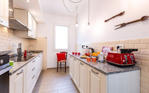 Il Nocciolo 12: Küche, Countertop, Küchengerät, Interior Design, Major Appliance, Flooring, Möbel, Cabinetry, Zimmer, Fussboden