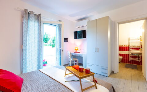 Il Nocciolo 12: Möbel, Wohnung, Zuhause, Interior Design, Fussboden, Stuhl, Schlafzimmer, Hotel, Zimmerpflanze, Bett