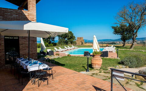 La Torre dei Fagiani 8+2: Himmel, Grundstueck, Einfach, Estate, Rasen, Hazienda, Landscaping, Villa, Plantage, Villa