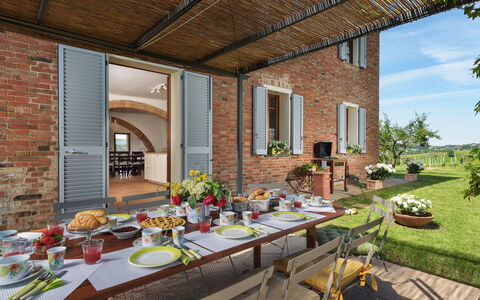 Poggio Vistabella 10: Möbel, Tabelle, Küche & Esszimmer Tisch, Stuhl, Backstein, Tisch Im Freien, Gartenmöbel, Esszimmer, Tischdecke, Zimmerpflanze