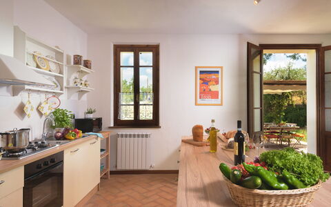 Poggio Vistabella 10: Möbel, Interior Design, Flooring, Küche, Holz, Tabelle, Countertop, Küche & Esszimmer Tisch, Küchengerät, Zuhause